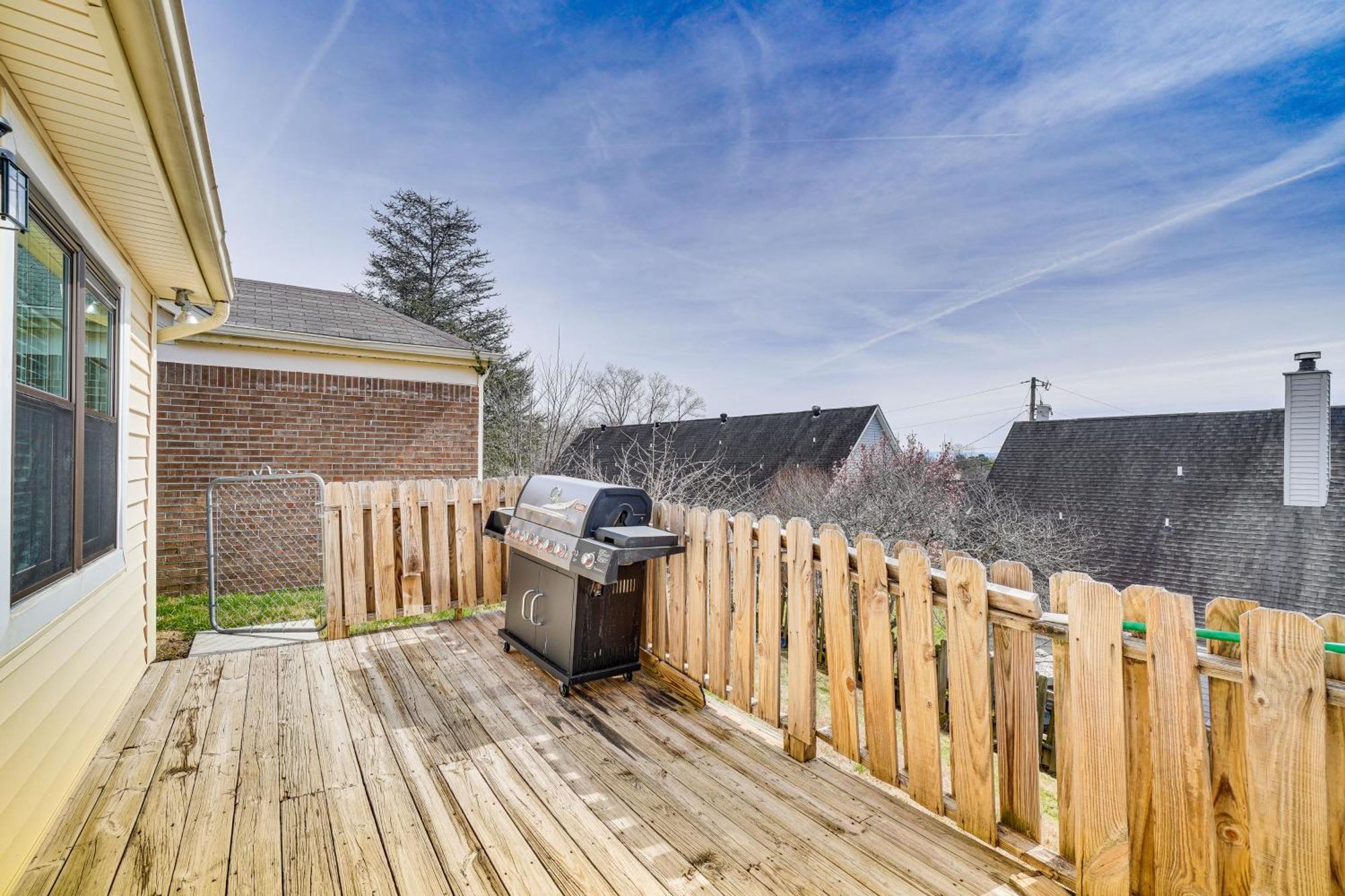 Pet-Friendly Knoxville Retreat With Deck And Gas Grill Exterior photo